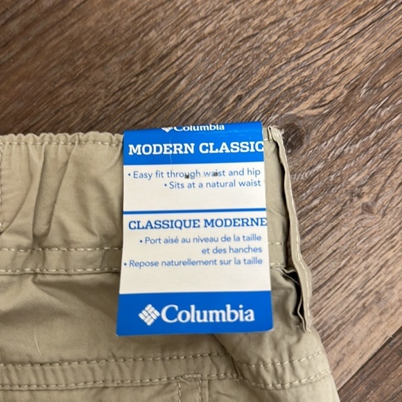 NWT Columbia Modern Classic Cargo Shorts size 46w 8L - Picture 4 of 4